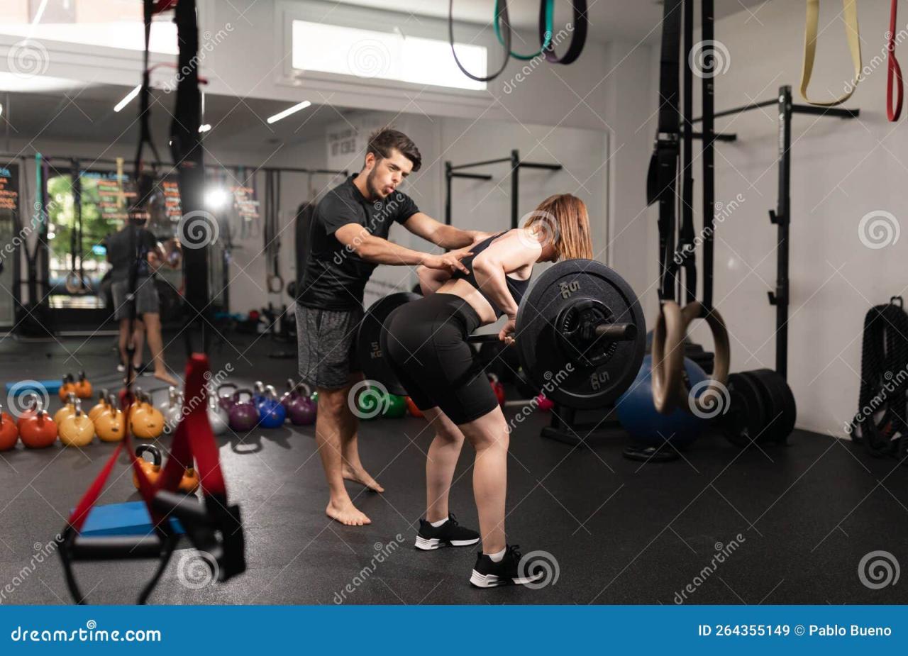 Finding the best weight lifting trainer for weight loss and muscle building